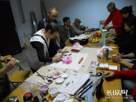 丹青寄晚晴，翰墨頌重陽——石家莊市社區成功舉辦老年書畫展活動